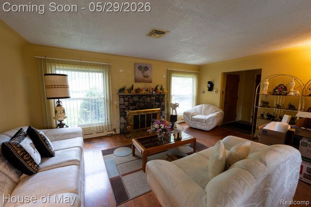 21240 Ridgedale Street, Oak Park, MI 48237