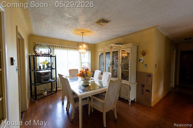 21240 Ridgedale Street, Oak Park, MI 48237