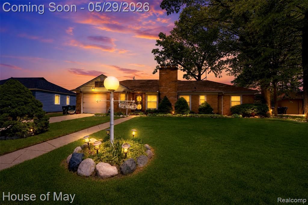 21240 Ridgedale Street, Oak Park, MI 48237