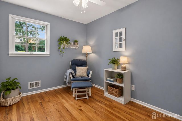 287 Crestwood Drive, Milltown, NJ 08850