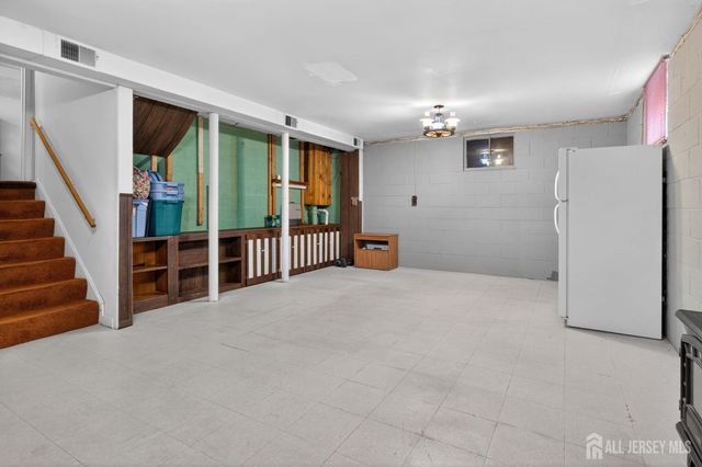 287 Crestwood Drive, Milltown, NJ 08850