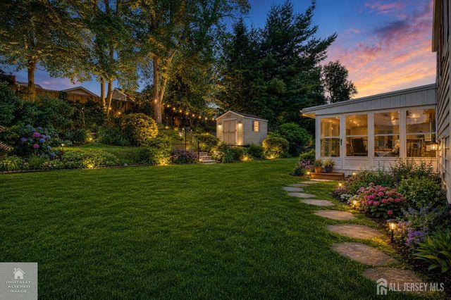 287 Crestwood Drive, Milltown, NJ 08850