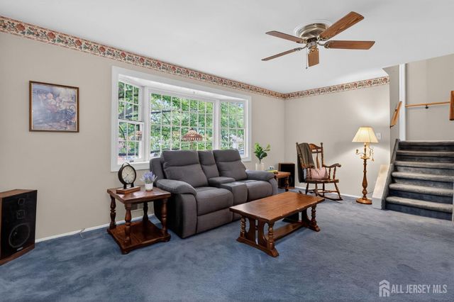 287 Crestwood Drive, Milltown, NJ 08850