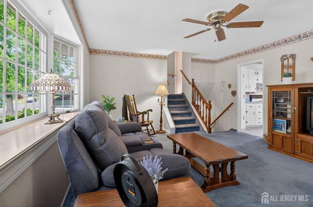 287 Crestwood Drive, Milltown, NJ 08850