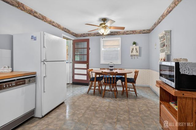 287 Crestwood Drive, Milltown, NJ 08850