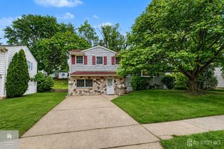 287 Crestwood Drive, Milltown, NJ 08850