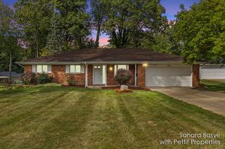 15 Birch Hill Drive, Battle Creek, MI 49015