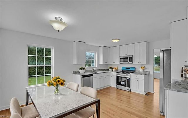 101 Chickadee ST, Moyock, NC 27958