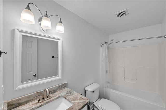 101 Chickadee ST, Moyock, NC 27958