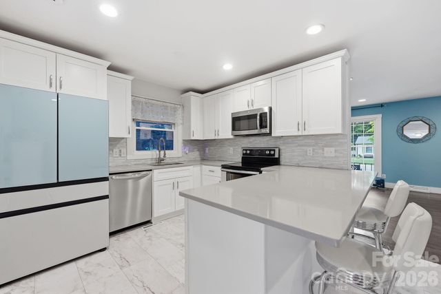 4116 Tipperary Place, Charlotte, NC 28215