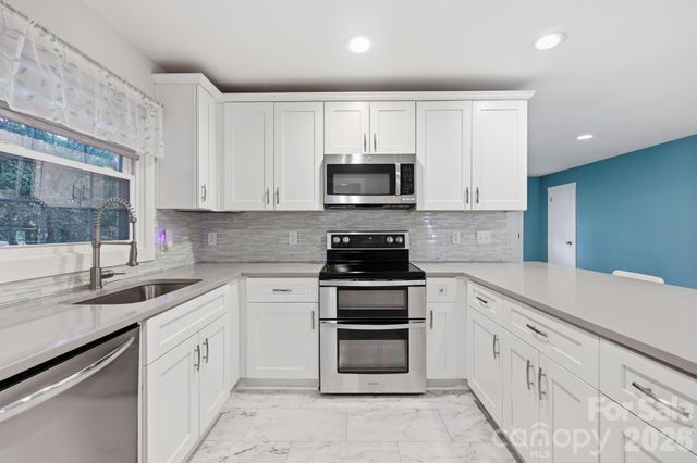 4116 Tipperary Place, Charlotte, NC 28215