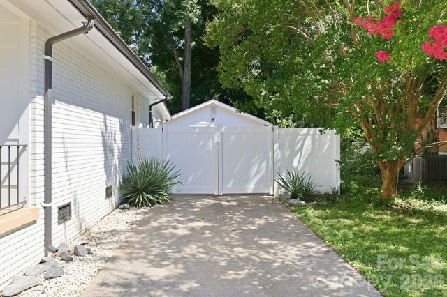 4116 Tipperary Place, Charlotte, NC 28215