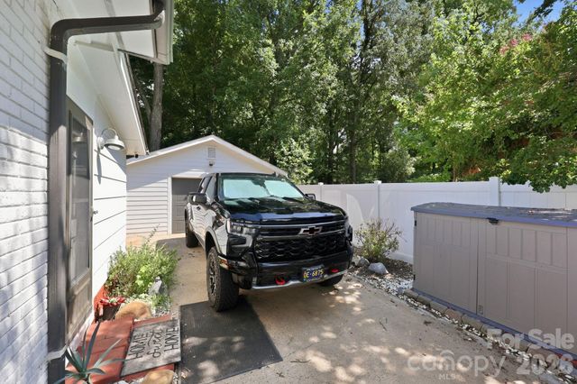 4116 Tipperary Place, Charlotte, NC 28215