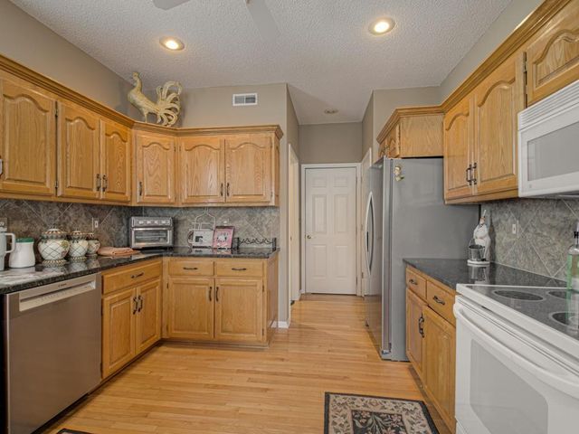 17221 E 44th Terrace Court S, Independence, MO 64055