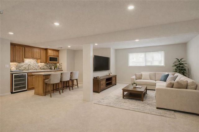 17221 E 44th Terrace Court S, Independence, MO 64055