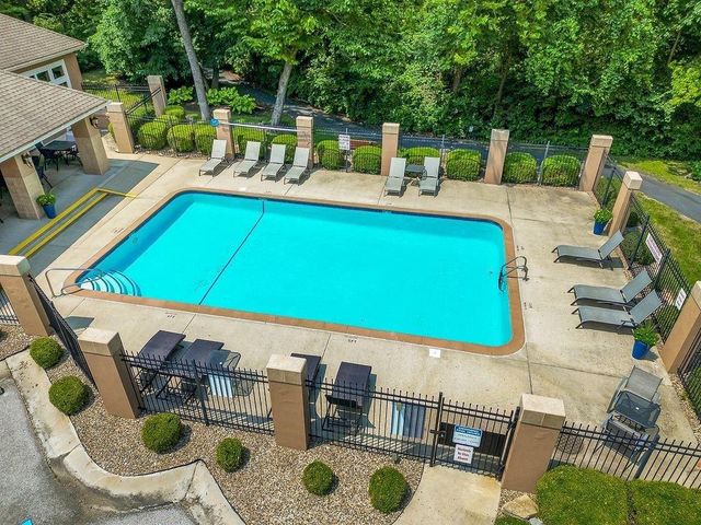 17221 E 44th Terrace Court S, Independence, MO 64055