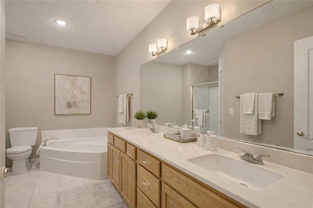 17221 E 44th Terrace Court S, Independence, MO 64055