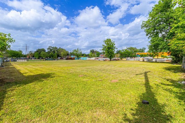 1710 Berry Road, Houston, TX 77093