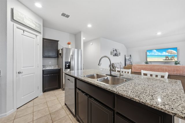 5905 Silverjack Trail, Denton, TX 76226