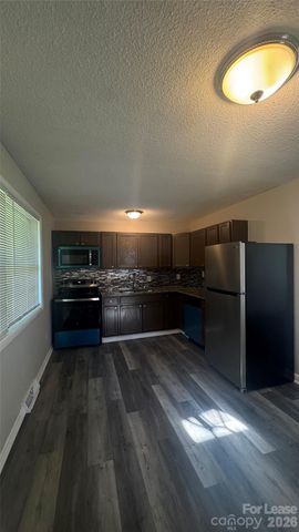 2701 Abelwood Road, Charlotte, NC 28216