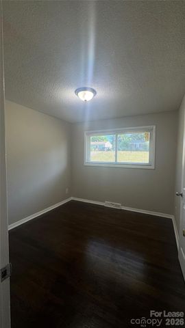 2701 Abelwood Road, Charlotte, NC 28216