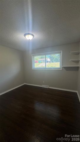 2701 Abelwood Road, Charlotte, NC 28216