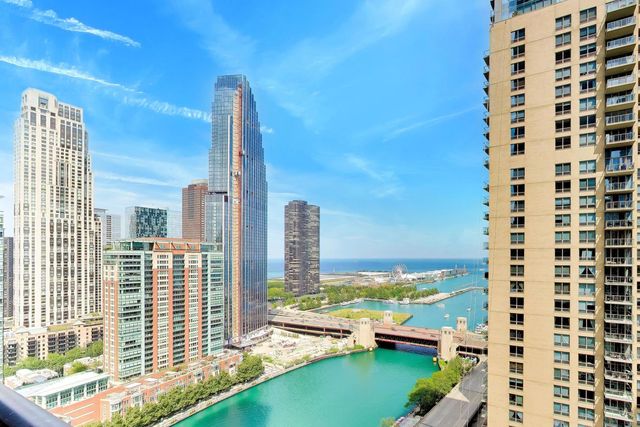 363 E Wacker Drive 1908, Chicago, IL 60601