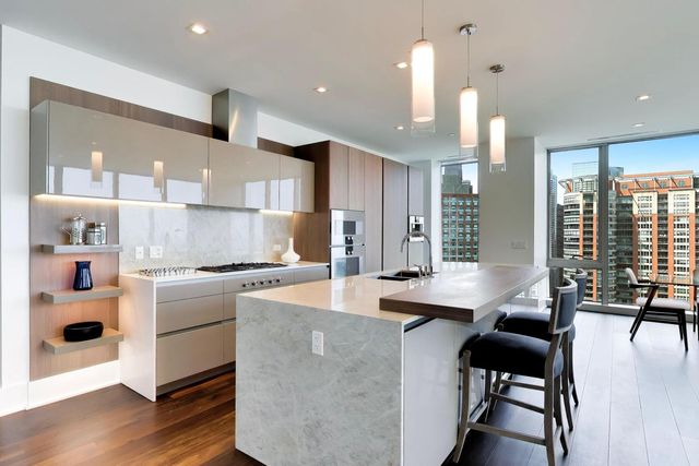 363 E Wacker Drive 1908, Chicago, IL 60601
