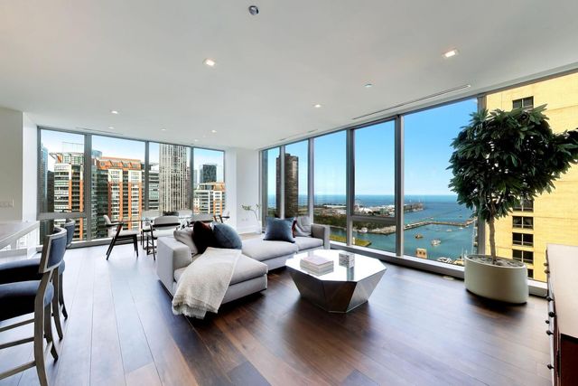 363 E Wacker Drive 1908, Chicago, IL 60601
