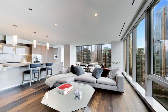 363 E Wacker Drive 1908, Chicago, IL 60601