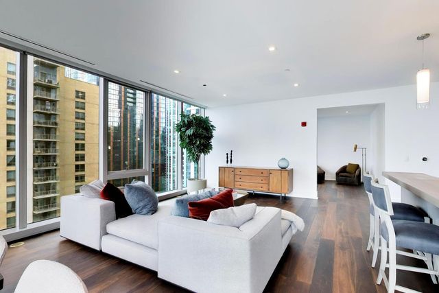 363 E Wacker Drive 1908, Chicago, IL 60601