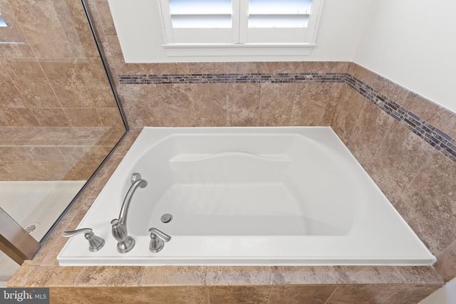 7965 TRAILVIEW XING, Glen Burnie, MD 21060
