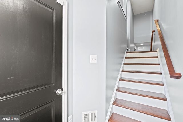 7965 TRAILVIEW XING, Glen Burnie, MD 21060