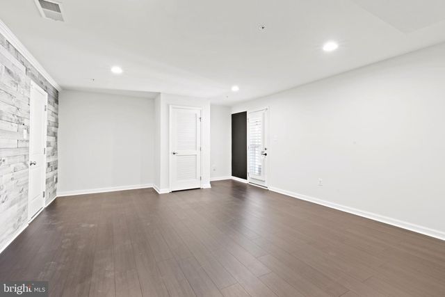 7965 TRAILVIEW XING, Glen Burnie, MD 21060