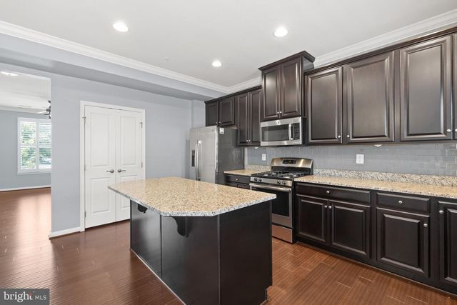 7965 TRAILVIEW XING, Glen Burnie, MD 21060