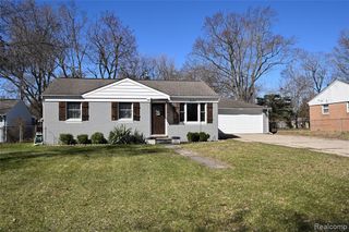 3581 Lawrence Avenue, Waterford, MI 48329