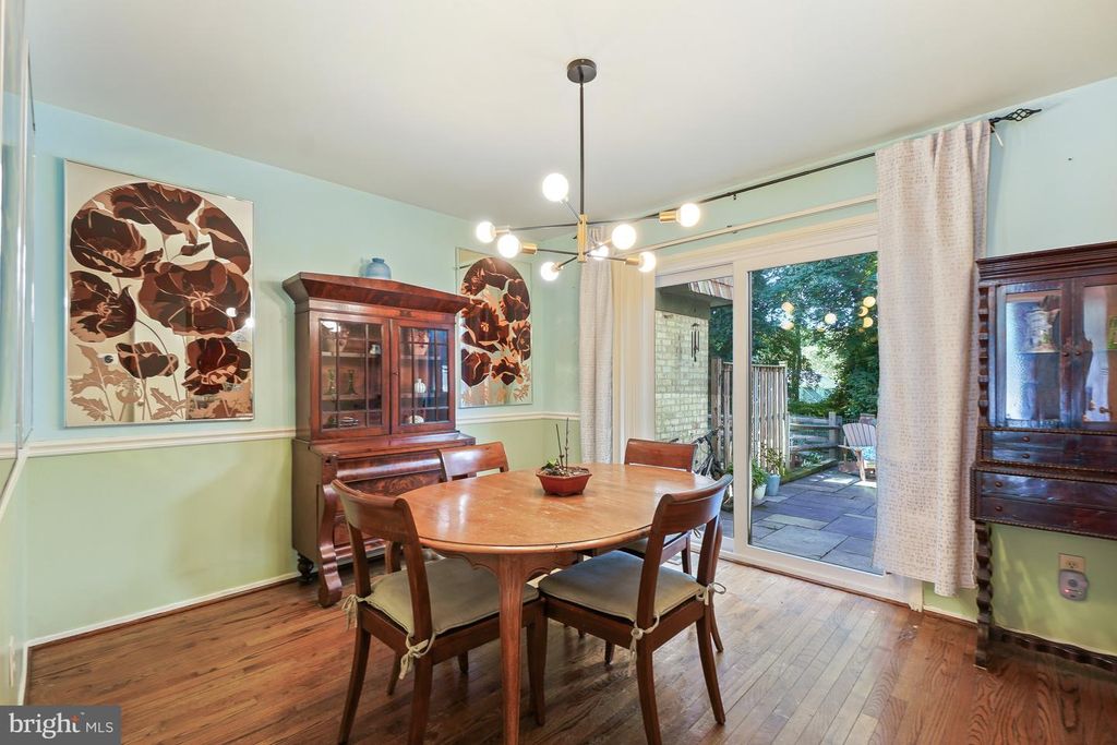 Image 10 of property listing at 9434 FERN HOLLOW WAY, Montgomery Village, MD 20886