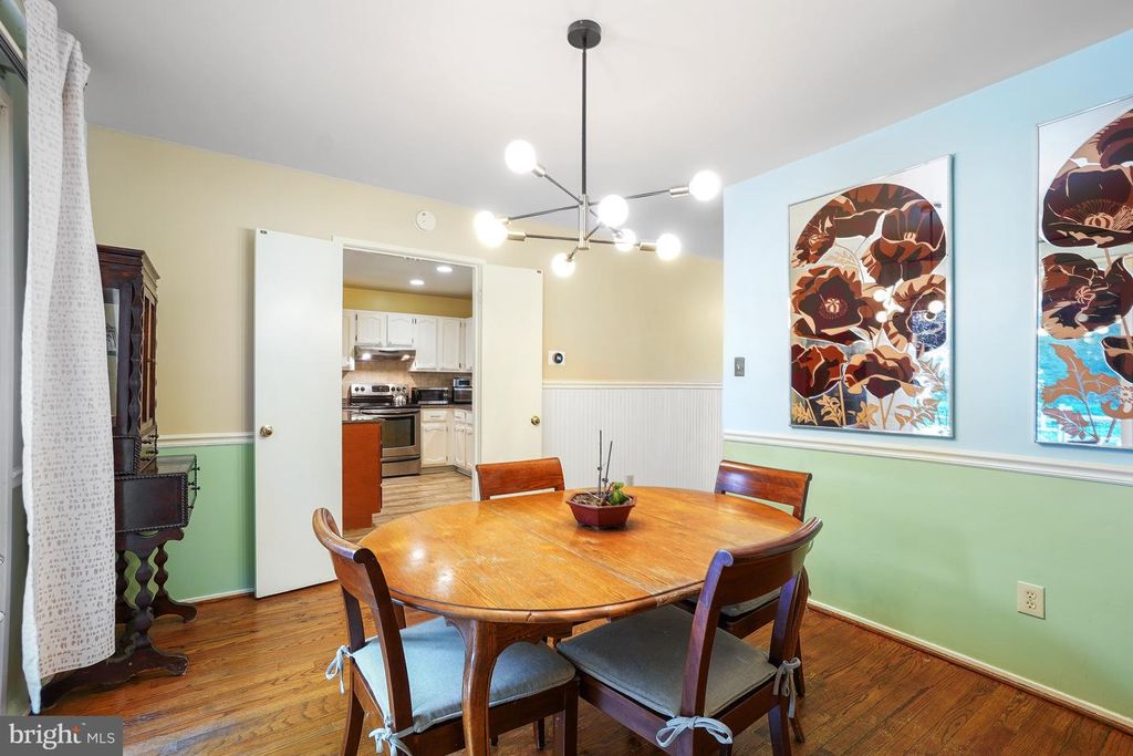 Image 11 of property listing at 9434 FERN HOLLOW WAY, Montgomery Village, MD 20886