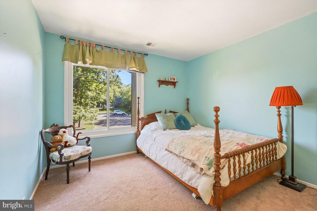 Image 20 of property listing at 9434 FERN HOLLOW WAY, Montgomery Village, MD 20886