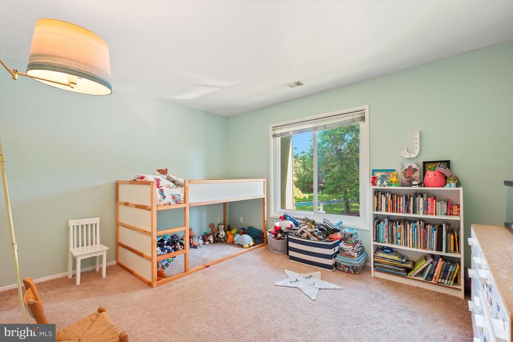 Image 22 of property listing at 9434 FERN HOLLOW WAY, Montgomery Village, MD 20886