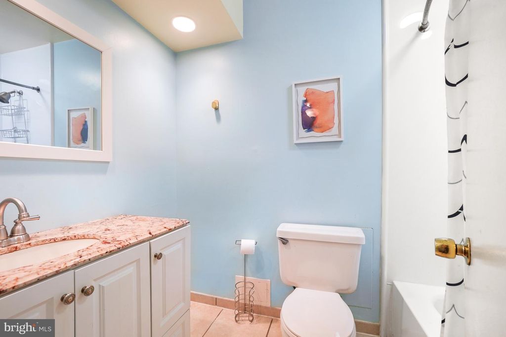 Image 24 of property listing at 9434 FERN HOLLOW WAY, Montgomery Village, MD 20886