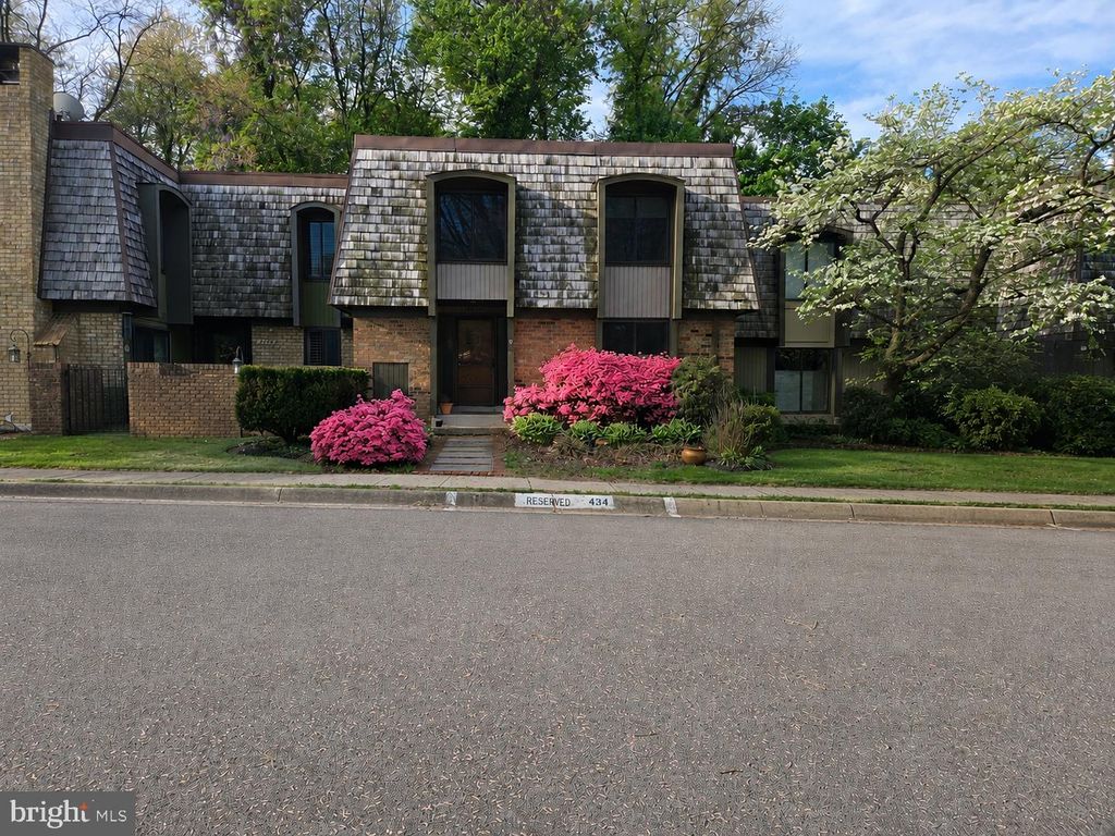 Image 29 of property listing at 9434 FERN HOLLOW WAY, Montgomery Village, MD 20886