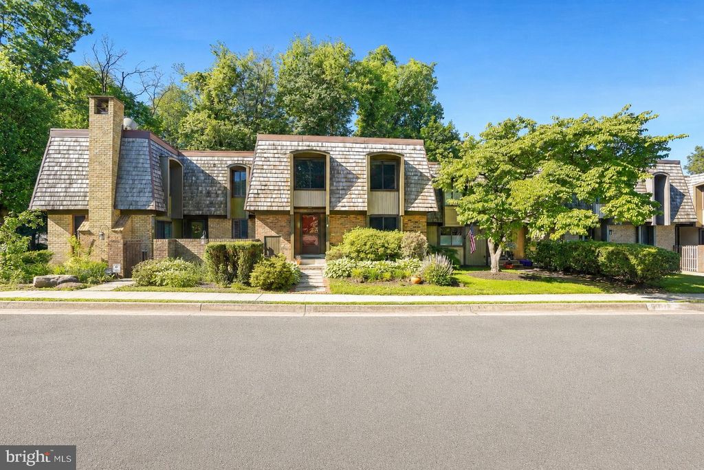 Image 31 of property listing at 9434 FERN HOLLOW WAY, Montgomery Village, MD 20886