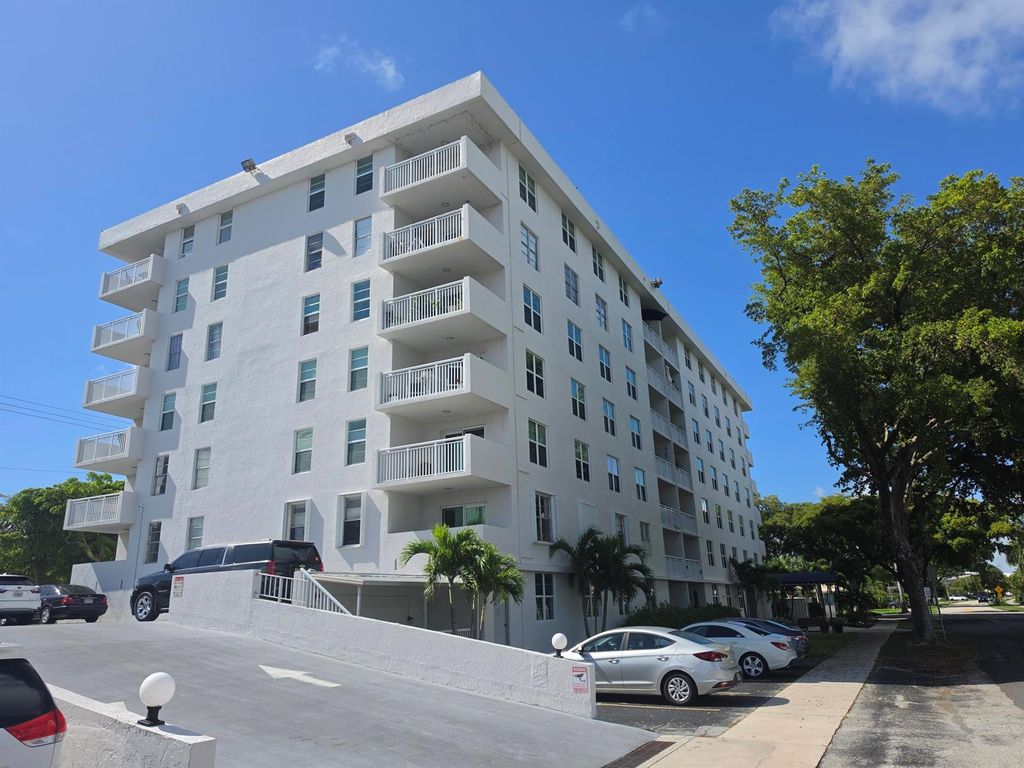 6000 NE 22nd Way 3g, Fort Lauderdale, FL 33308