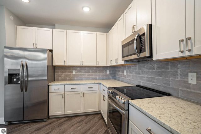 309 W Front Street, Traverse City, MI 49684