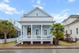 25 Oglethorpe Avenue, Clayton, NC 27527