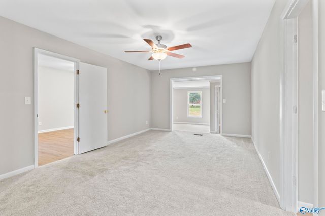 301 NW Holloway Street, Hartselle, AL 35640