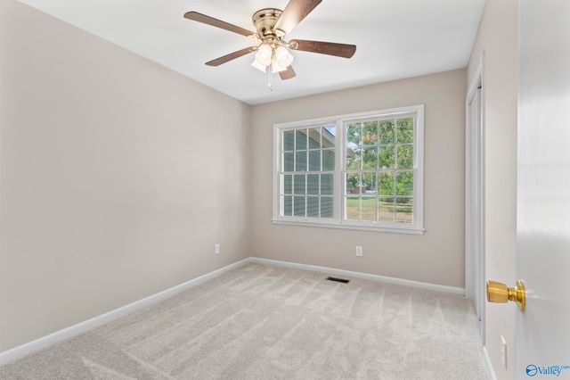 301 NW Holloway Street, Hartselle, AL 35640