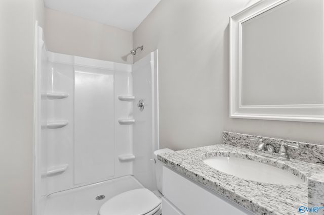 301 NW Holloway Street, Hartselle, AL 35640