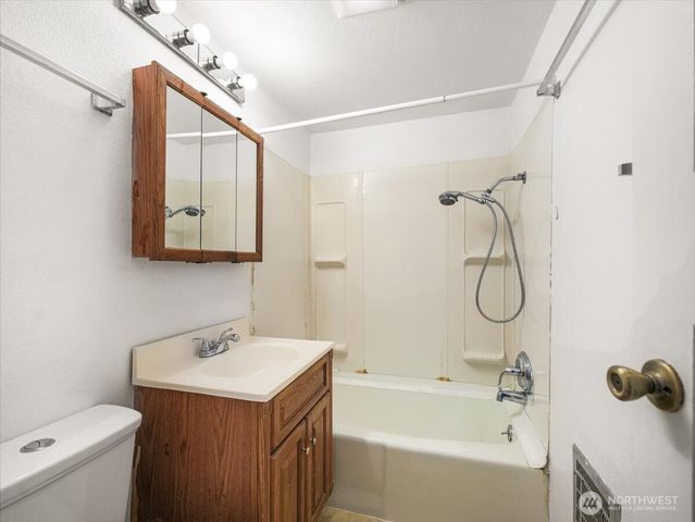 1929 11th Street, Bremerton, WA 98337